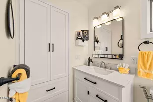 1027 Brockton Ln, Ventura, CA 93001 - Photo 30