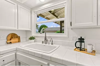 385 Hayes Avenue, Ventura, CA 93003 - Photo 12