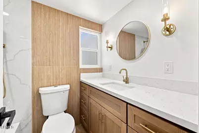 975 E Avenida De Los Arboles, Thousand Oaks, CA 91360 - Photo 10