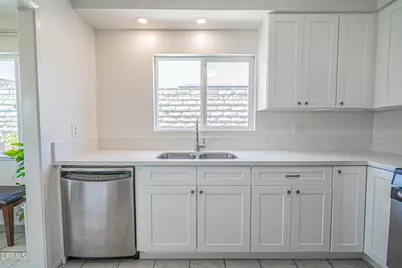 30315 Honeysuckle Hill Drive, Santa Clarita, CA 91387 - Photo 16
