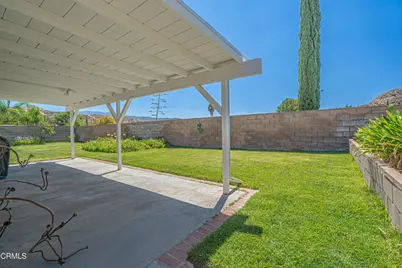 30315 Honeysuckle Hill Drive, Santa Clarita, CA 91387 - Photo 38