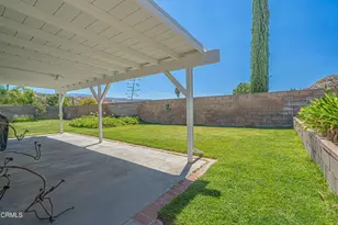 30315 Honeysuckle Hill Dr, Santa Clarita, CA 91387 - Photo 38