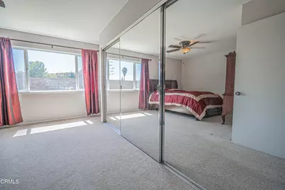 30315 Honeysuckle Hill Drive, Santa Clarita, CA 91387 - Photo 32