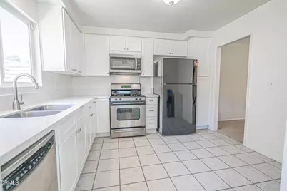 30315 Honeysuckle Hill Drive, Santa Clarita, CA 91387 - Photo 14