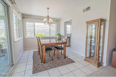30315 Honeysuckle Hill Drive, Santa Clarita, CA 91387 - Photo 10