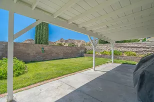 30315 Honeysuckle Hill Dr, Santa Clarita, CA 91387 - Photo 40