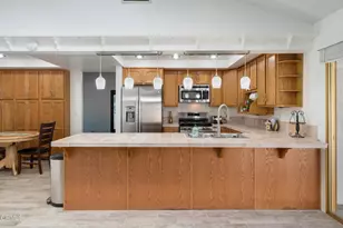 2717 Carlmont Pl, Simi Valley, CA 93065 - Photo 30