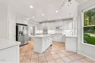6382 Armitos Drive, Camarillo, CA 93012 - Photo 12
