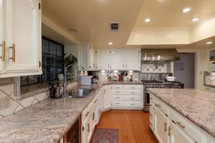 2201 Haggin Oaks Blvd, Bakersfield, CA 93311 - Photo 16