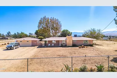 2714 W Avenue M8, Palmdale, CA 93551 - Photo 2