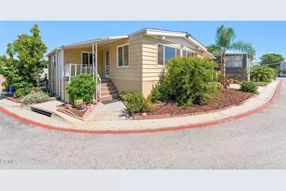 133 Calle De La Rosa #133, Camarillo, CA 93012 - Photo 2