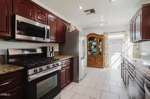546 E Country Club Ln, San Bernardino, CA 92404 - Photo 10