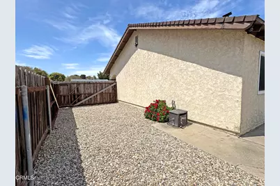 2401 El Portal Way, Oxnard, CA 93035 - Photo 46