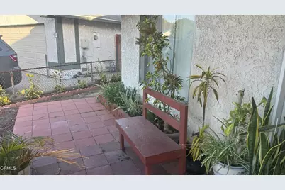 120 Clark Court, Oxnard, CA 93033 - Photo 2
