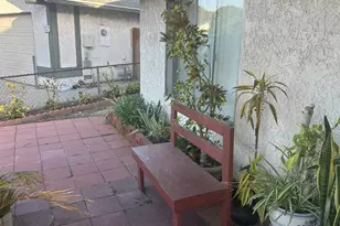 120 Clark Ct, Oxnard, CA 93033 - Photo 2