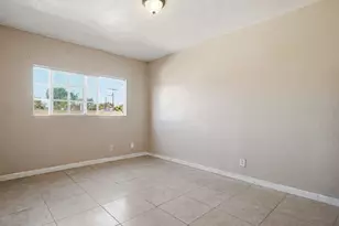 2415 E 114th St, Los Angeles, CA 90059 - Photo 10