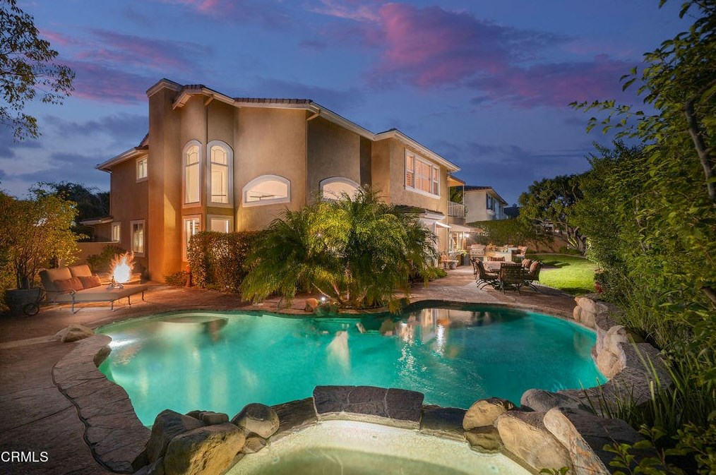2866 Diamond Dr, Camarillo, CA 93010-7486