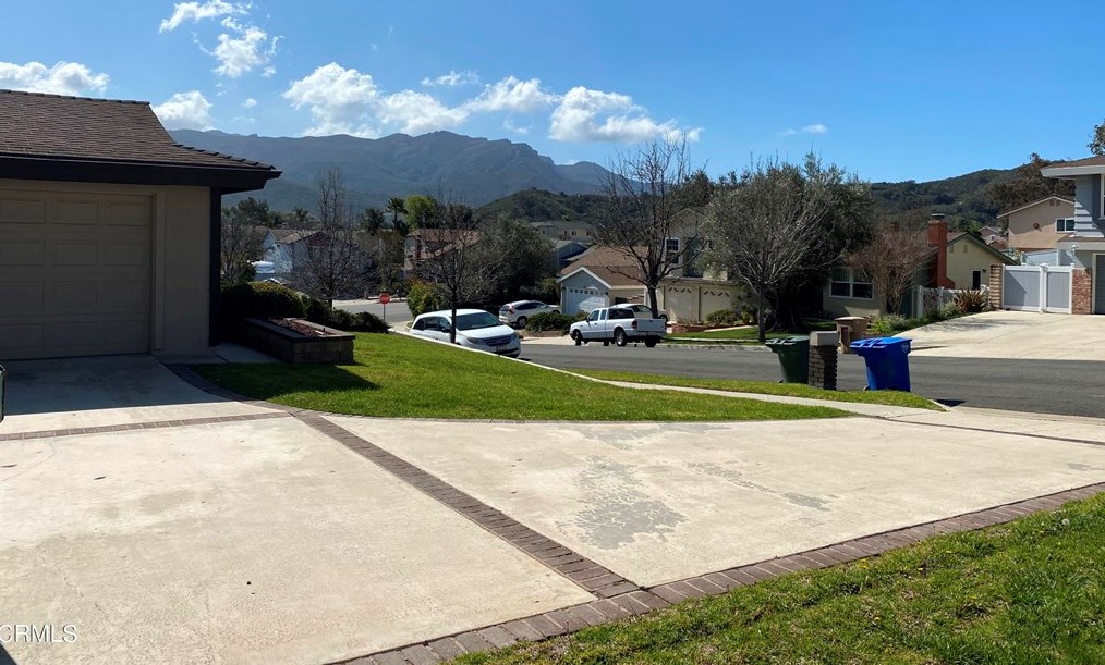 364 Longwood Ct, Thousand Oaks, CA 91320-4836