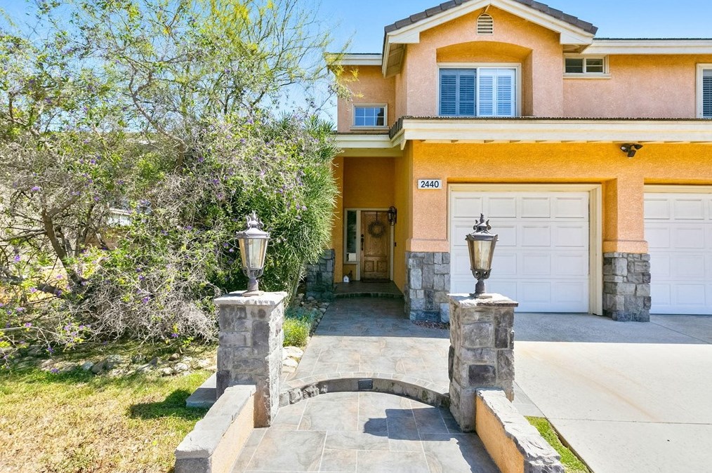 2440 Redwing Ln, Oxnard, CA 93036