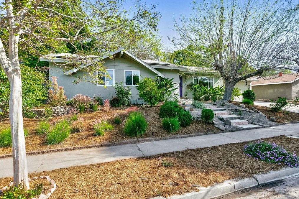 922 Pleasant Ave, Ojai, CA 93023-2056