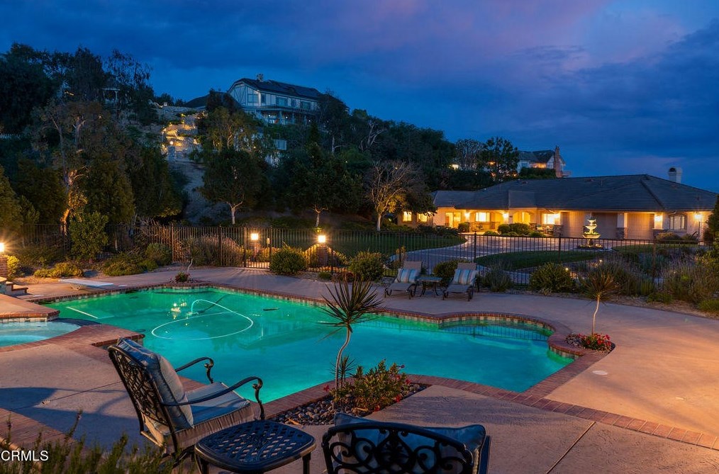 335 Highland Hills Dr, Camarillo, CA 93010-1248