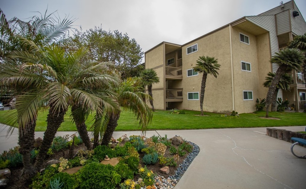 757 Reef Cir, Naval Base Ventura County CA  93041-3521 exterior