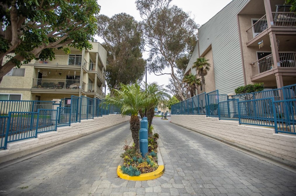 757 Reef Cir, Naval Base Ventura County CA  93041-3521 exterior