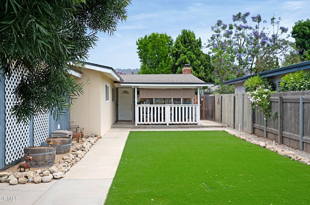 678 Vine St, Oak View, CA 93022