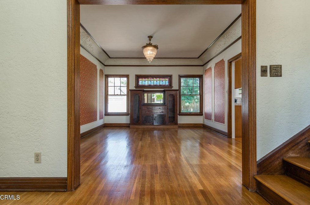 671 Mccadden Pl, Los Angeles, CA 90004-1029