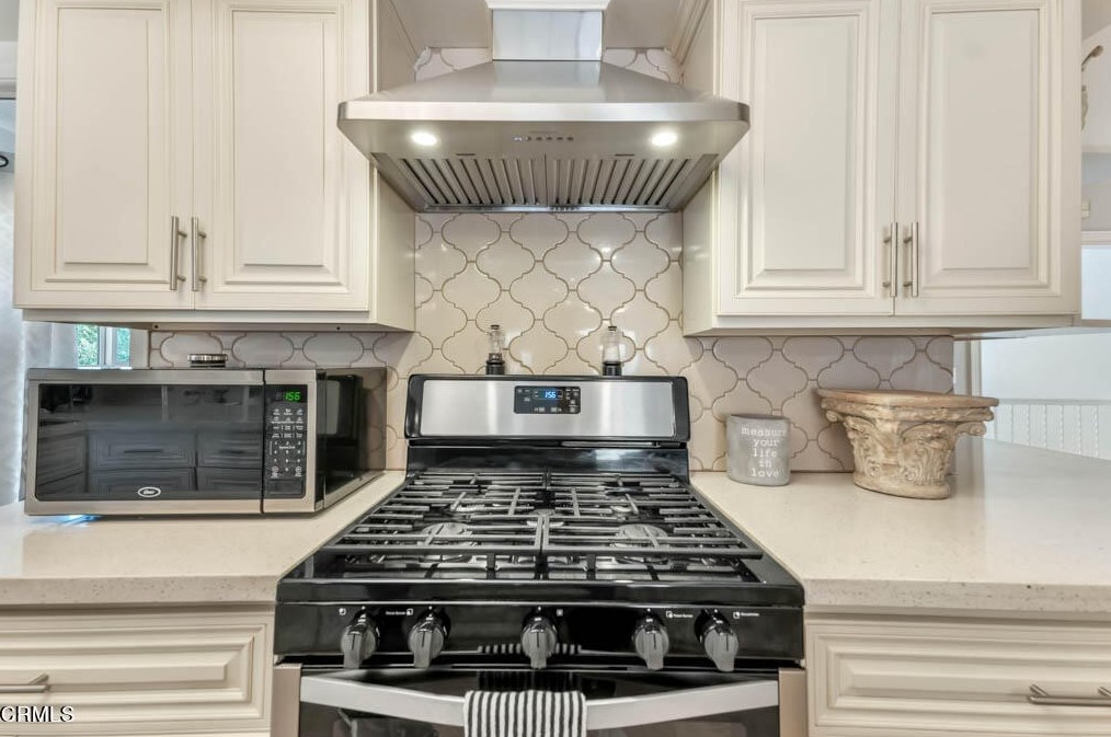 1675 Calle Artigas, Thousand Oaks CA  91360-6812 exterior