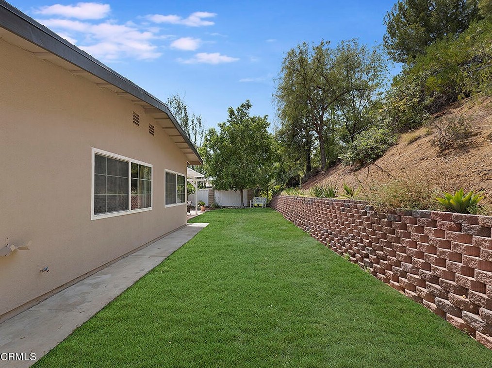 1675 Calle Artigas, Thousand Oaks CA  91360-6812 exterior