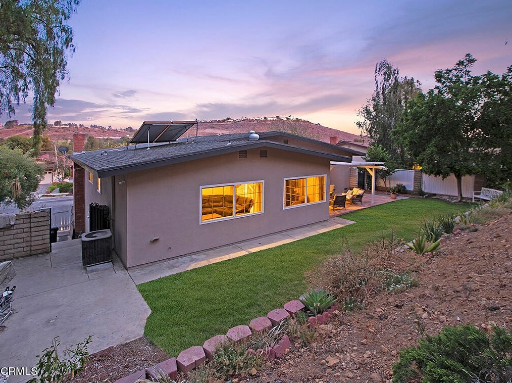 1675 Calle Artigas, Thousand Oaks CA  91360-6812 exterior