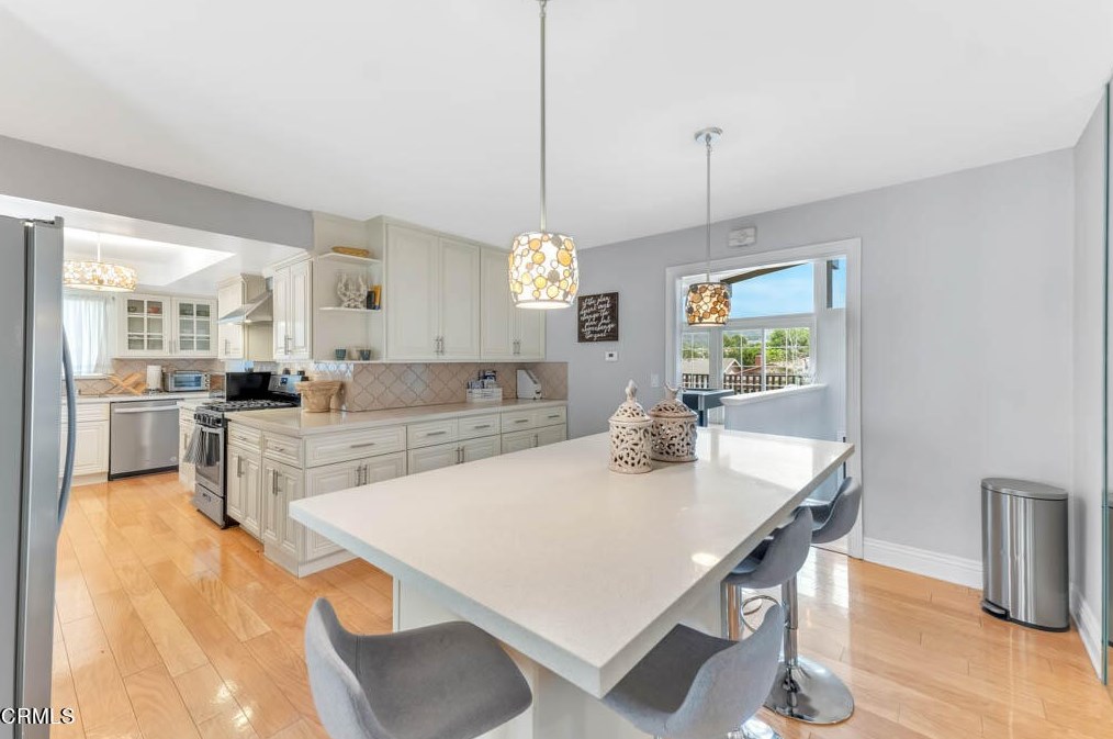 1675 Calle Artigas, Thousand Oaks CA  91360-6812 exterior