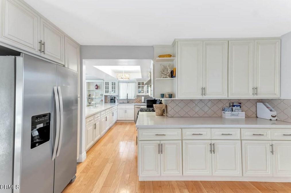 1675 Calle Artigas, Thousand Oaks CA  91360-6812 exterior