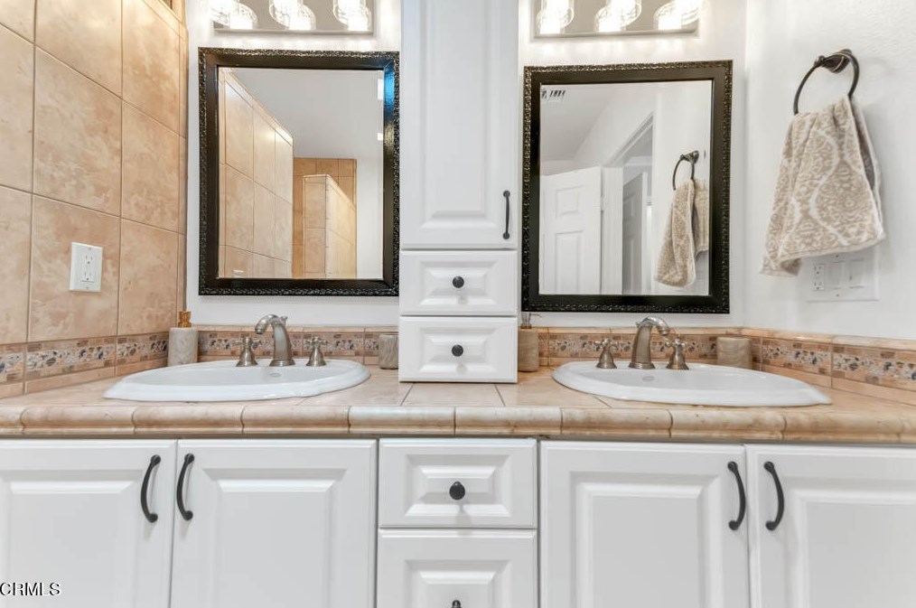 1675 Calle Artigas, Thousand Oaks CA  91360-6812 exterior