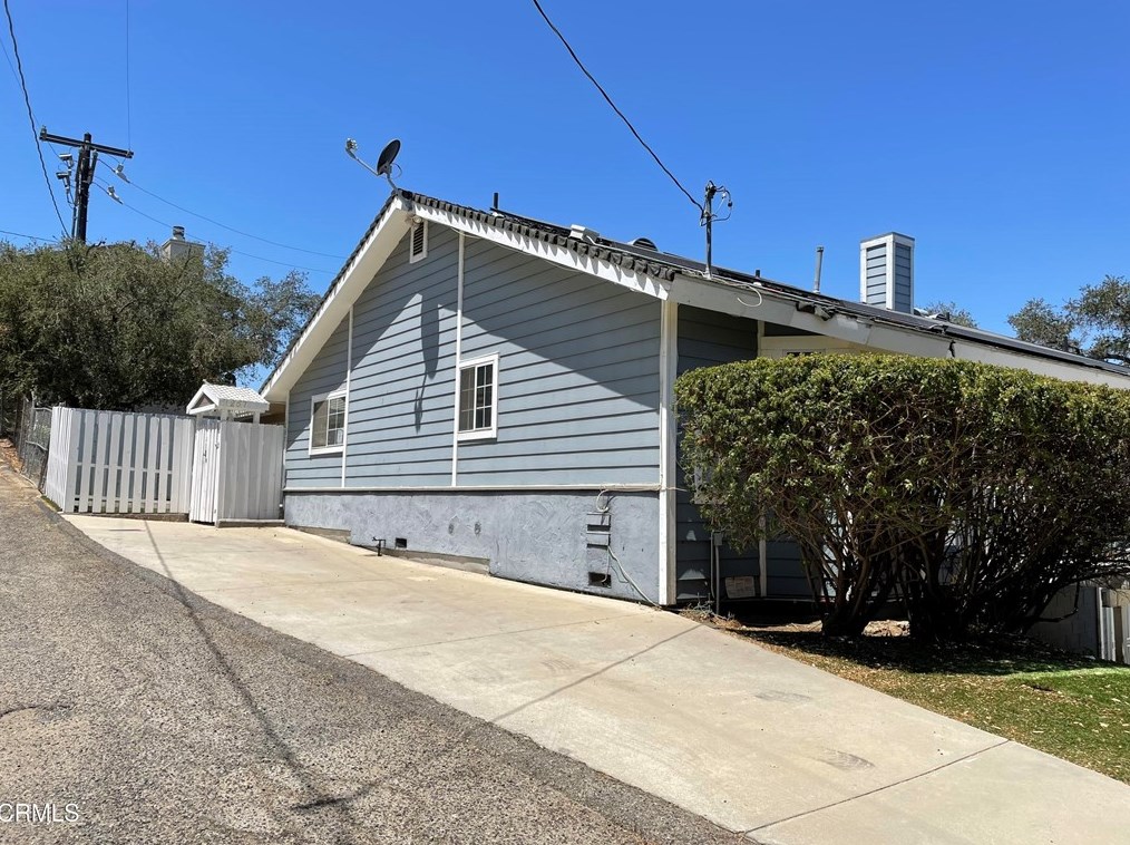 1267 Mountain View Dr, Thousand Oaks, CA 91320-4620