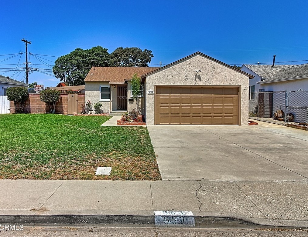 653 Clara St, Naval Base Ventura County, CA 93041-2871