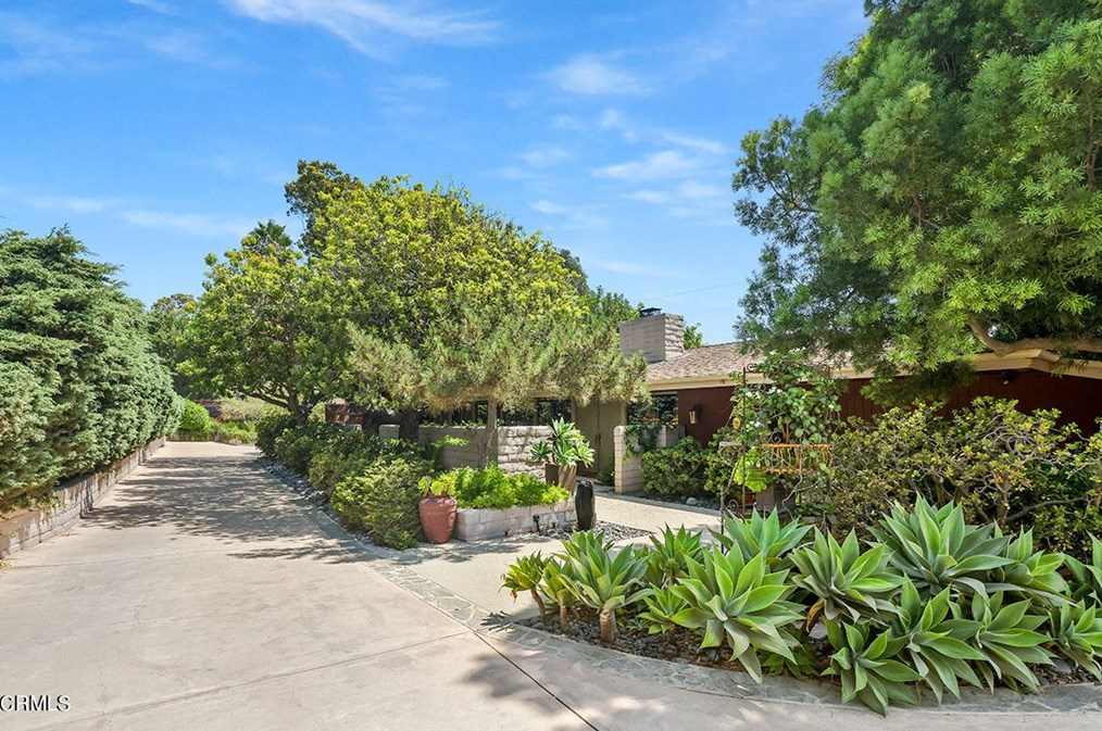 70 Vientos Rd, Camarillo, CA 93010-1601