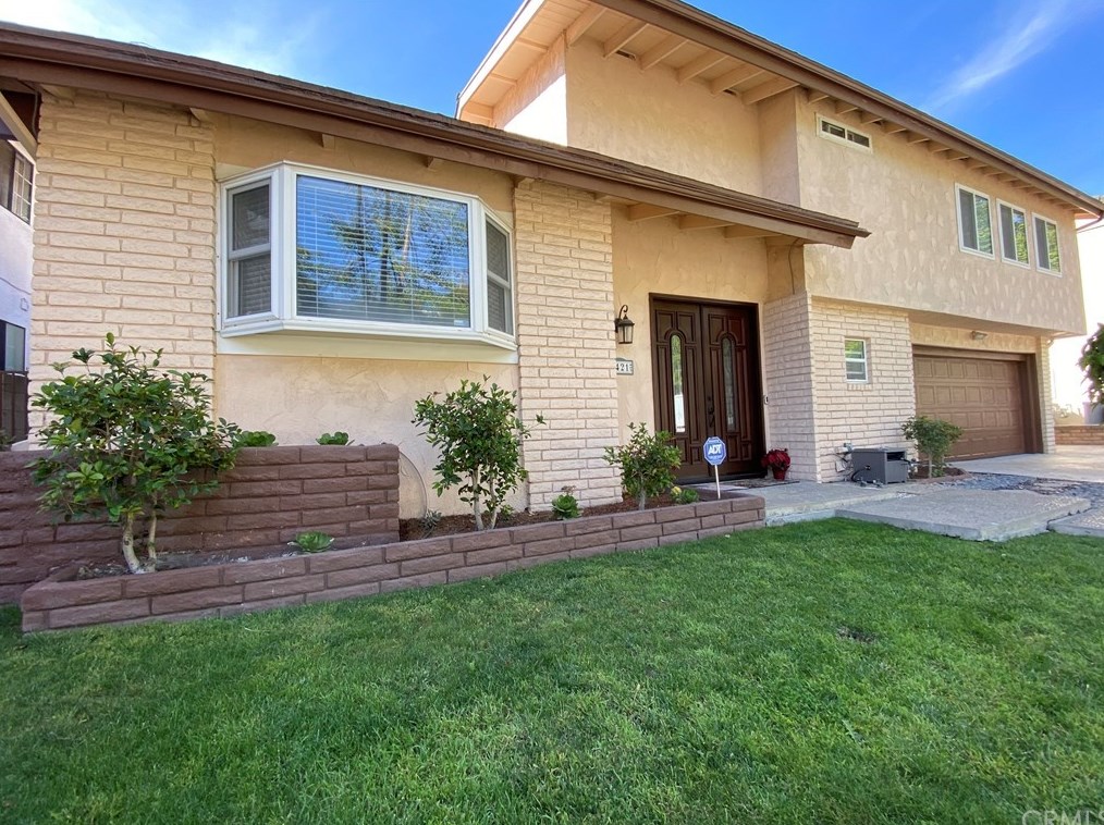 1421 Santa Teresa St, South Pasadena, CA 91030-4119