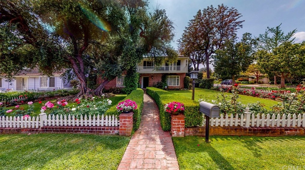 2205 El Molino Pl, Pasadena, CA 91108-2318