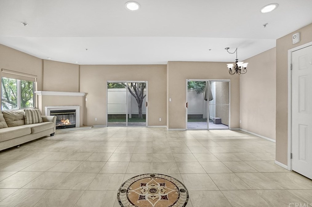 703 Locust St, Pasadena, CA 91101-1660