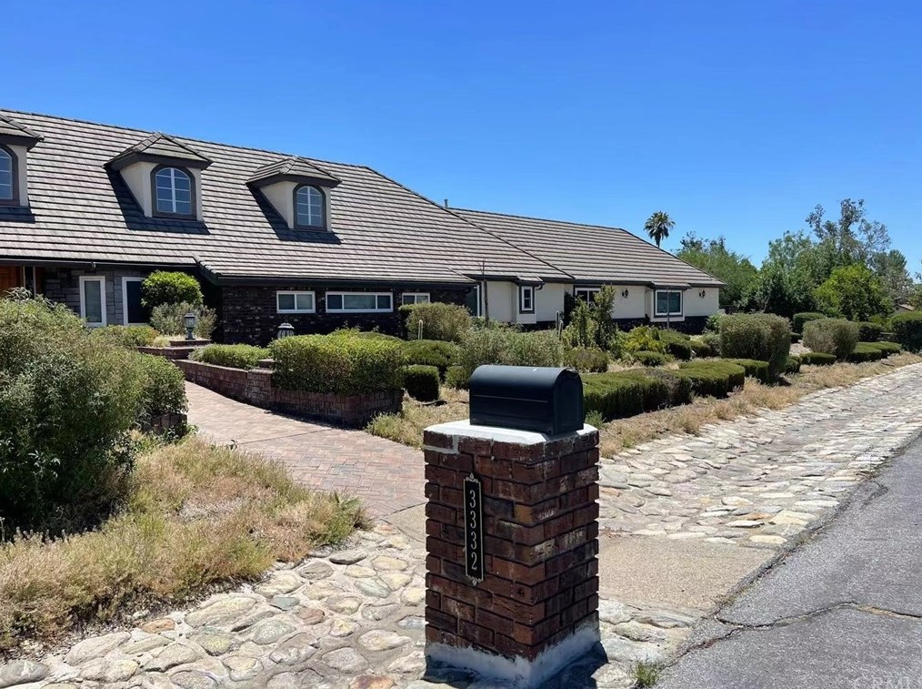 3332 Grand Ave, Claremont, CA 91711-2016