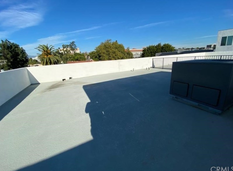 236 Park View St, Los Angeles CA  90057-2019 exterior