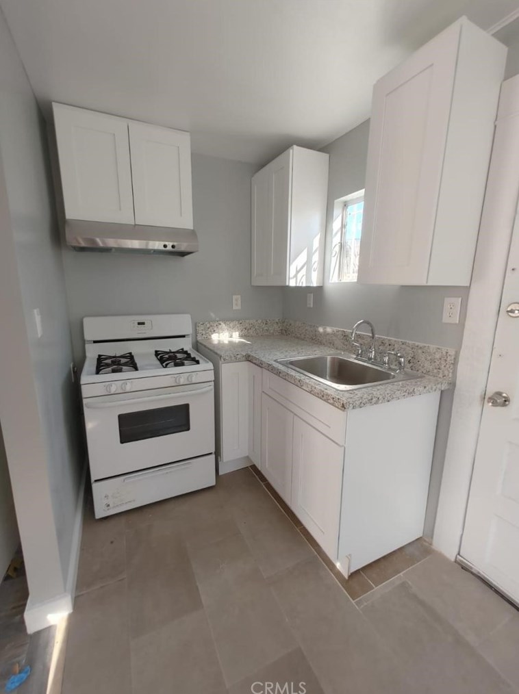 1204 69th St, Los Angeles CA  90001-1634 exterior