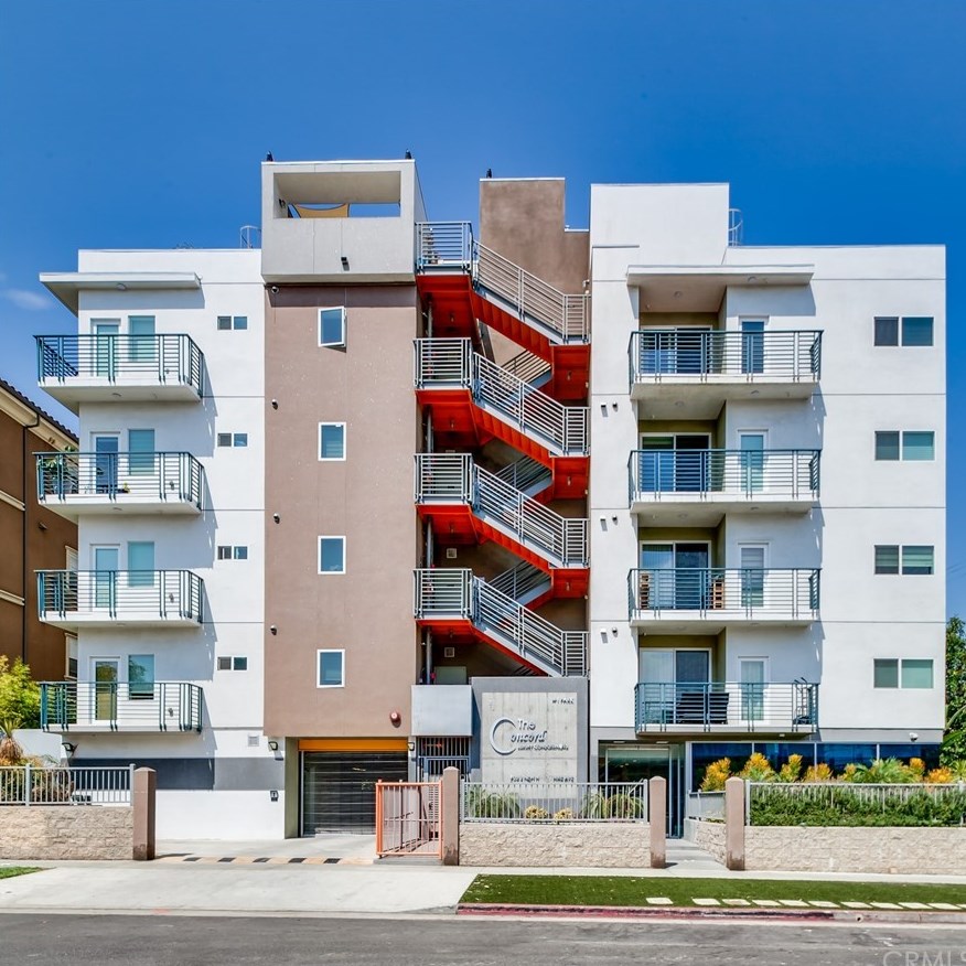 903 New Hampshire Ave, Los Angeles, CA 90006-1605