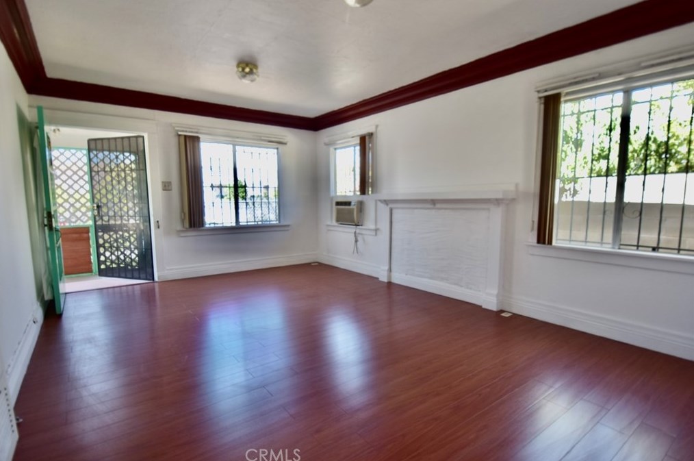 1126 Ardmore Ave, Los Angeles, CA 90006-3202