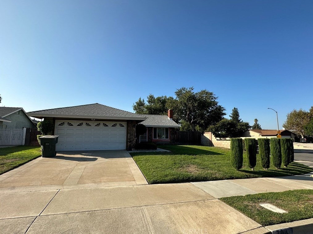 704 Boxwood Ct, Ontario, CA 91761-5517