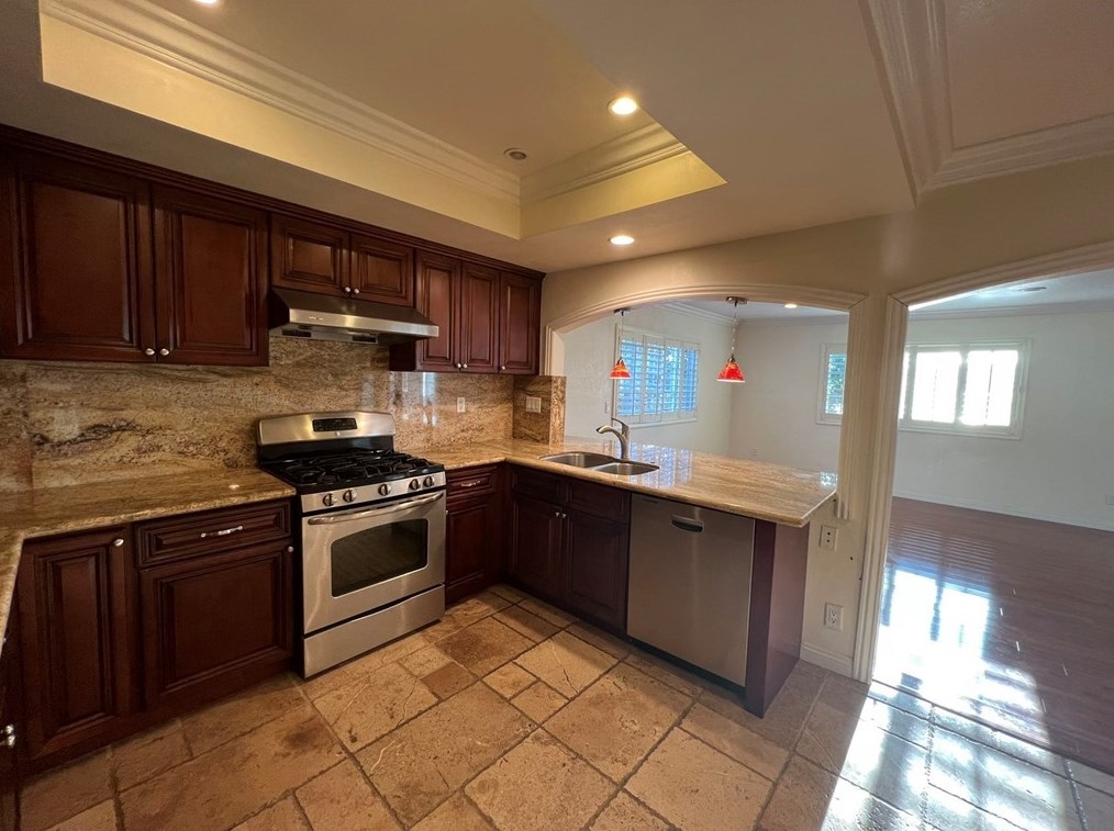 16819 Parkvalle Ave, Artesia, CA 90703-1454