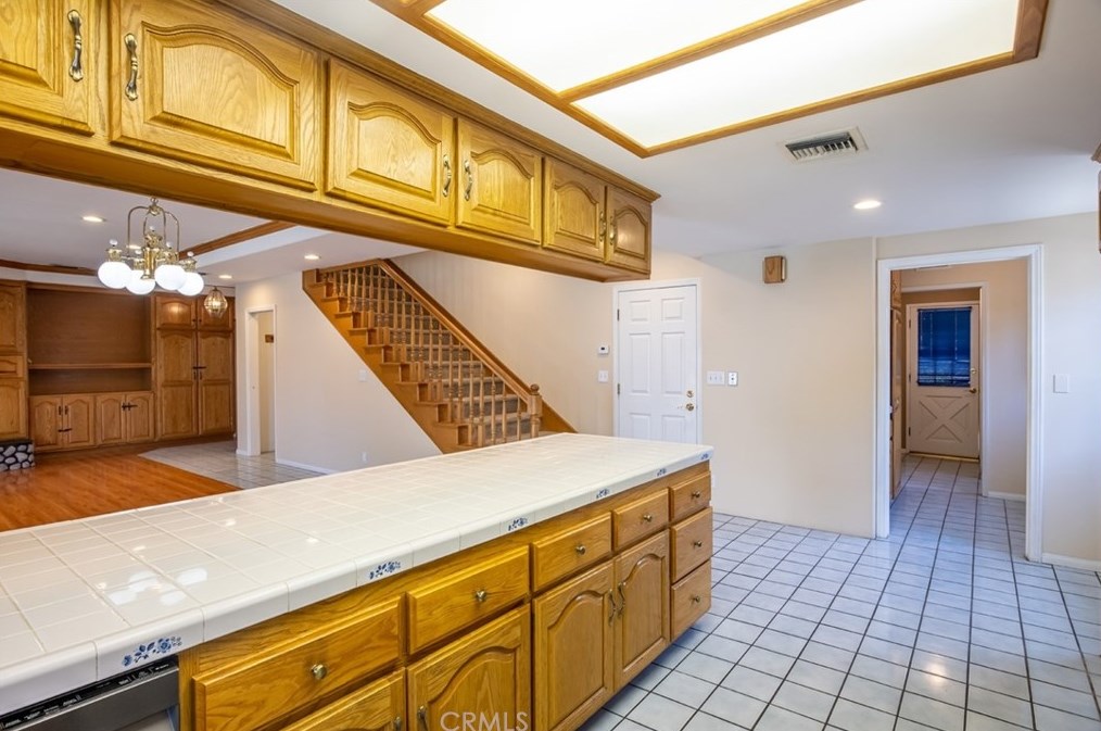 221 Shamrock Ave, Monrovia CA  91016-3026 exterior