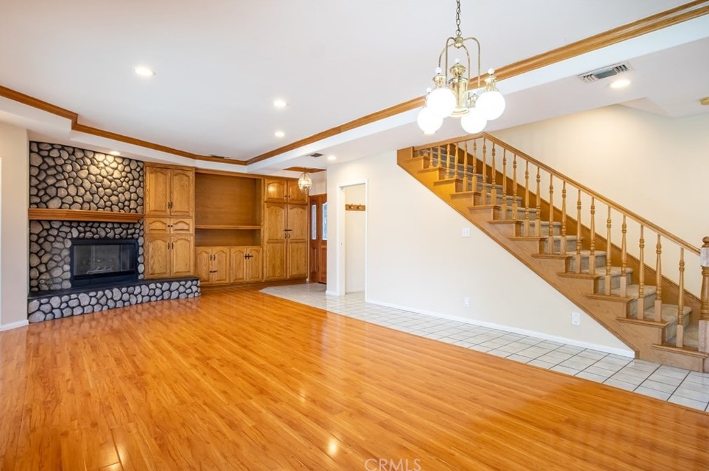 221 Shamrock Ave, Monrovia CA  91016-3026 exterior